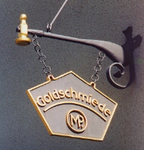 Bild Stechschild am alten Laden